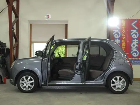 Daihatsu Mira Gino
