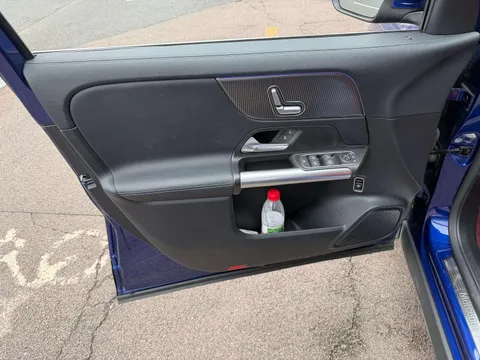 Mercedes-Benz Mercedes-Benz GLA