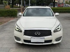 Infiniti Q70