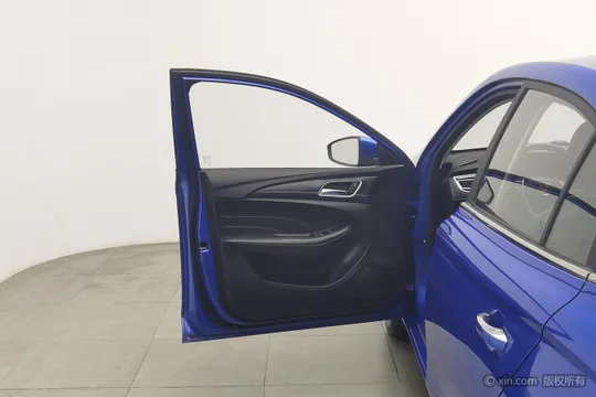 Roewe i5