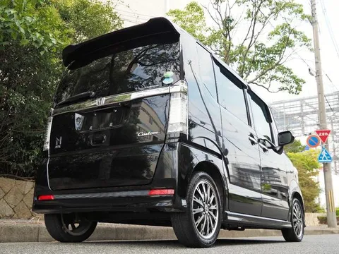 Honda N-BOX Custom