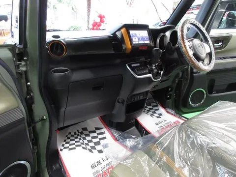 Honda N-BOX Slash