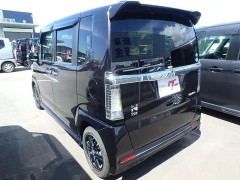 Honda N-BOX Custom