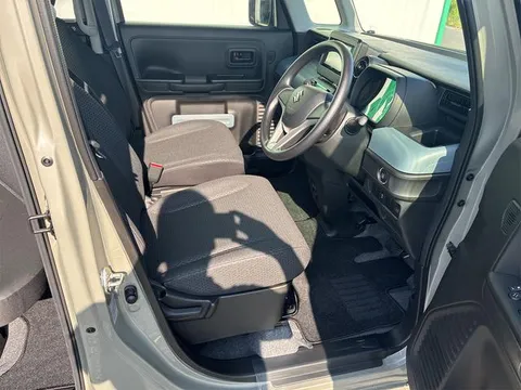 Suzuki Spacia Base