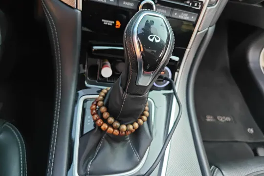 Infiniti Q50L