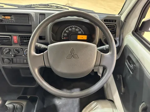 Mitsubishi Minicab Truck