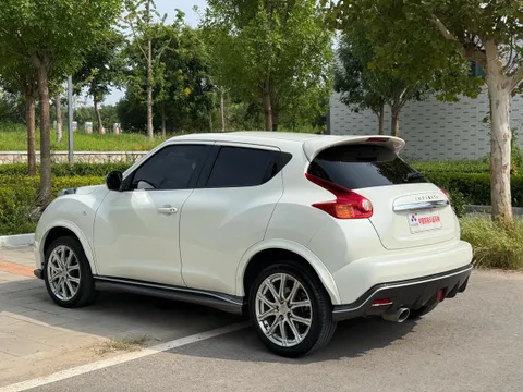 Infiniti ESQ