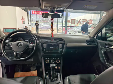Volkswagen Tiguan L