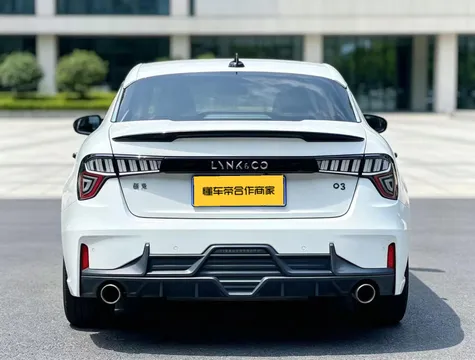 Lynk & Co 03
