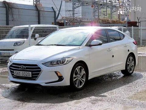 Hyundai Elantra (Avante)