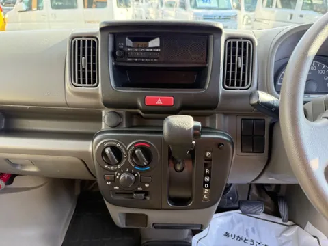 Mitsubishi Minicab Van