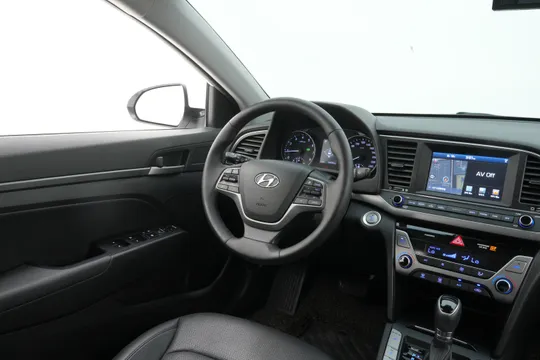 Hyundai Elantra (Avante)