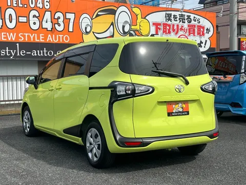 Toyota Sienta