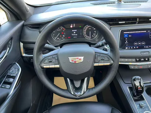 Cadillac XT4