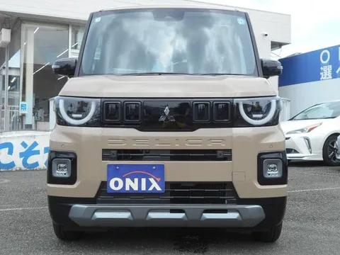 Mitsubishi Delica Mini