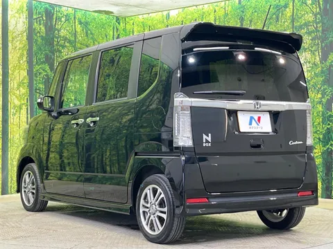 Honda N-BOX Custom