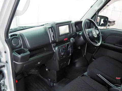 Nissan Clipper Van