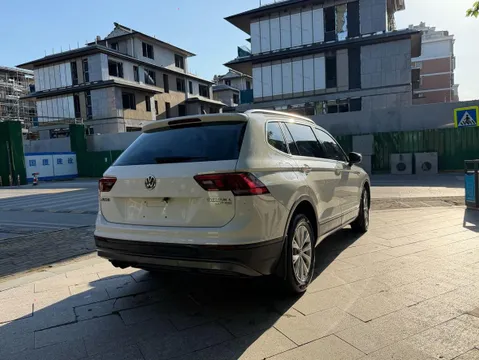Volkswagen Tiguan L