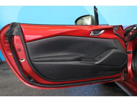 Mazda MX-5 (Roadster)
