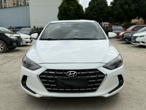 Hyundai Elantra (Avante)