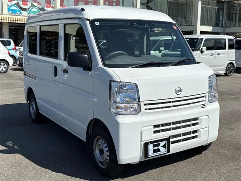 Nissan Clipper Van