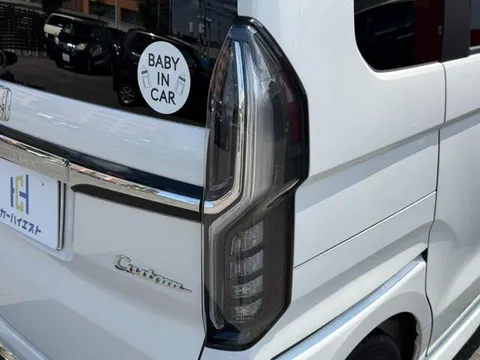 Honda N-BOX Custom