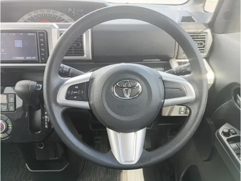 Toyota Pixis Mega