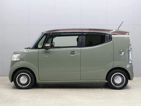 Honda N-BOX Slash