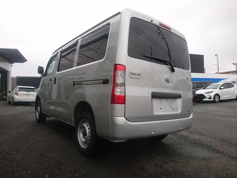 Toyota TownAce Van