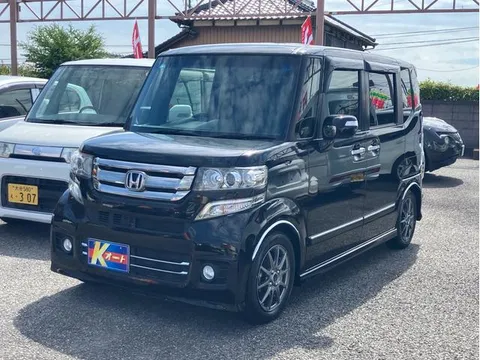 Honda N-BOX Custom