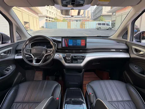 Roewe iMAX8