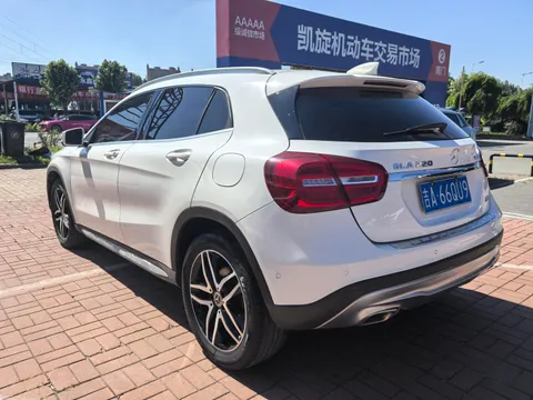 Mercedes-Benz Mercedes-Benz GLA