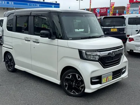 Honda N-BOX Custom