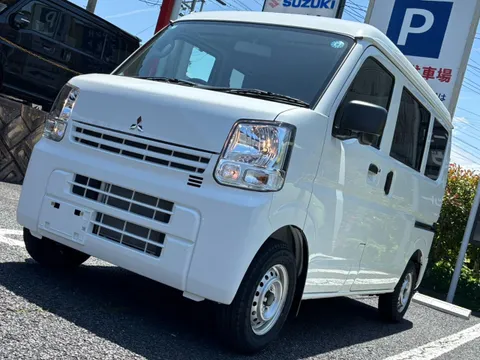 Mitsubishi Minicab Van