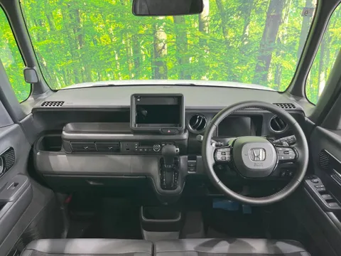 Honda N-BOX Custom