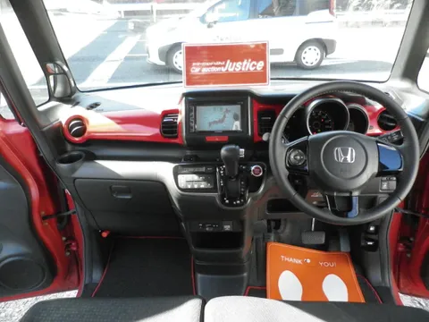 Honda N-BOX Custom