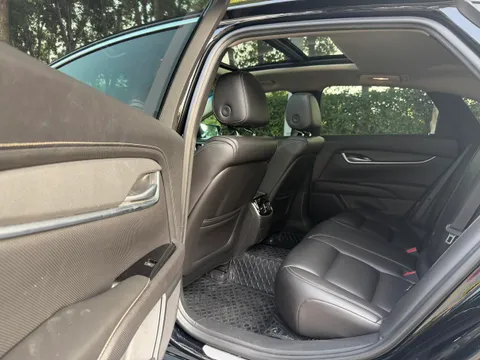 Cadillac XTS