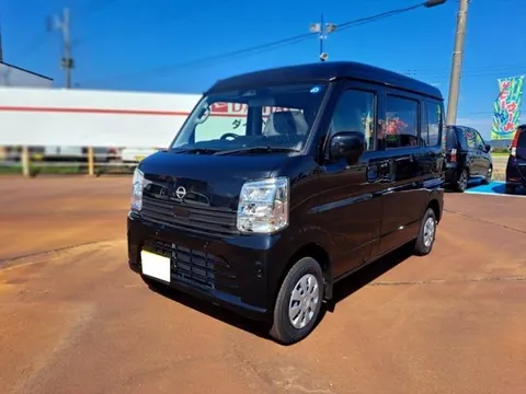 Nissan Clipper Van