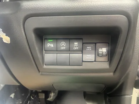 Nissan Clipper Van