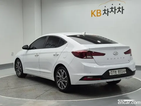 Hyundai Elantra (Avante)