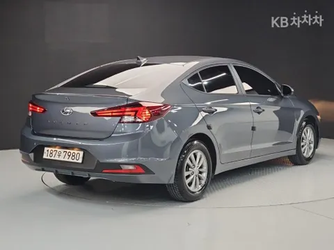 Hyundai Elantra (Avante)