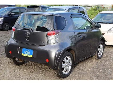 Toyota iQ