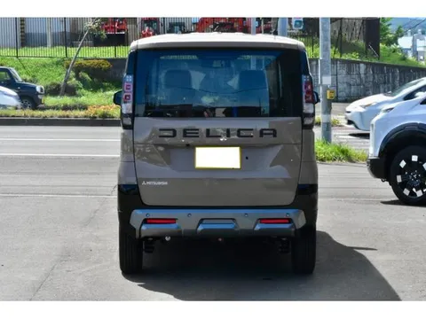 Mitsubishi Delica Mini