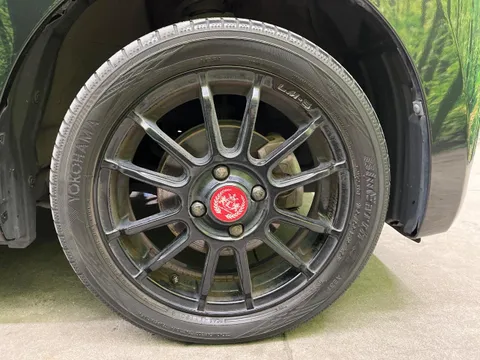Toyota Pixis Mega