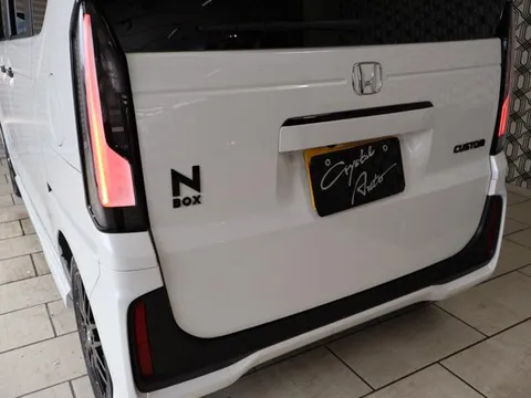 Honda N-BOX Custom