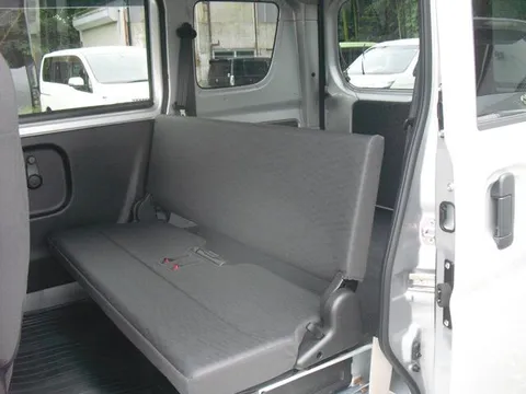 Nissan Clipper Van