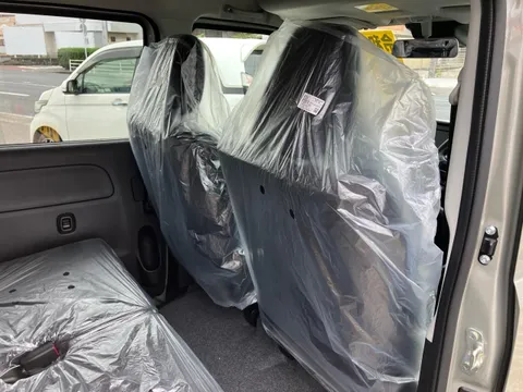 Nissan Clipper Van