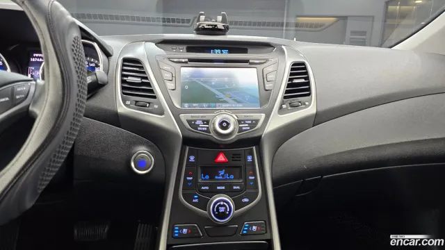 Hyundai Elantra (Avante)