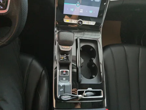 Roewe RX5