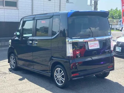 Honda N-BOX Custom